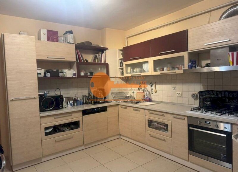 Panduri, Cotroceni 4 camere, loc parcare, boxa,